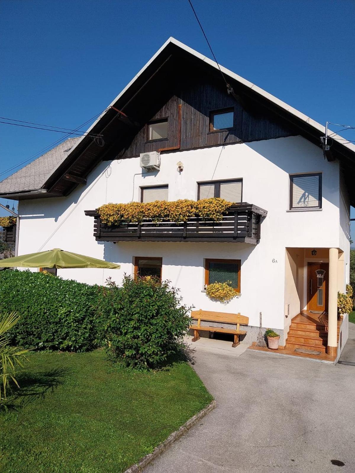 Apartma Jana Жировница Экстерьер фото